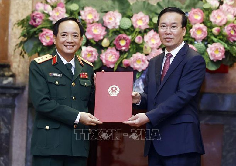 Chủ tịch nước trao Quyết định thăng quân hàm Thượng tướng cho đồng chí Trịnh Văn Quyết - Ảnh 1.