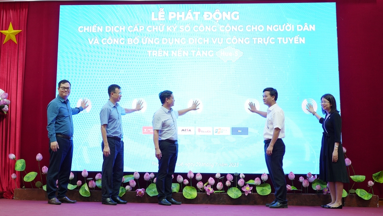 Thừa Thiên Huế đẩy mạnh triển khai cấp chữ ký số cho người dân - Ảnh 1.