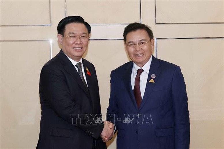 Chủ tịch Quốc hội Vương Đình Huệ hội kiến Tổng thống Indonesia Joko Widodo; gặp lãnh đạo Nghị viện các nước - Ảnh 2.