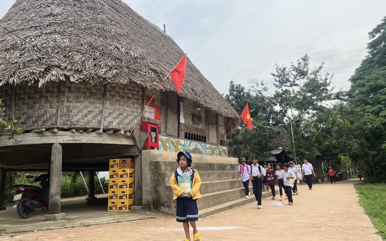 Học sinh vùng cao nô nức tựu trường