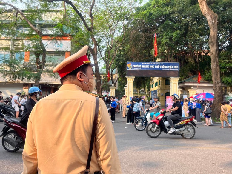 Hai ngành công an và giáo dục phối hợp chặt chẽ hơn nữa để đảm bảo an ninh thi cử - Ảnh 1.