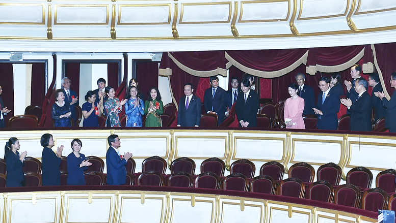 Hoàng Thái tử Akishino thưởng thức vở opera tái hiện mối lương duyên Việt-Nhật - Ảnh 2.