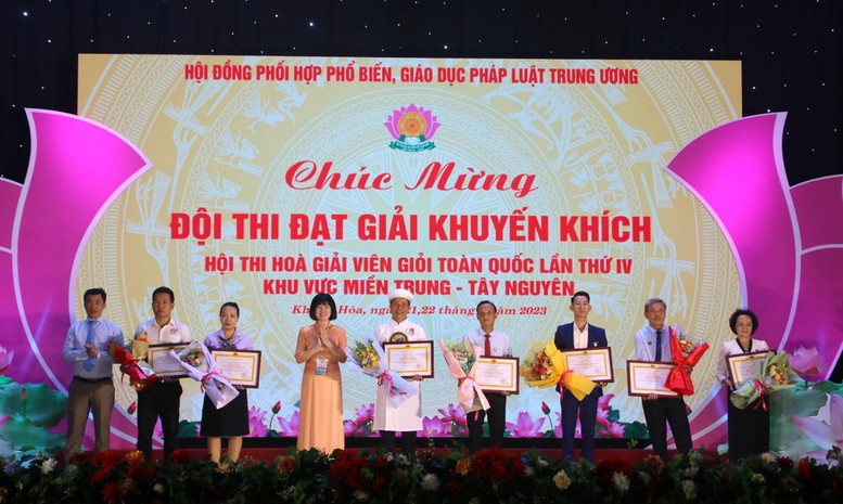 Thanh Hóa đạt giải Nhất của Hội thi Hòa giải viên giỏi toàn quốc lần thứ IV, khu vực miền Trung - Tây Nguyên - Ảnh 3.