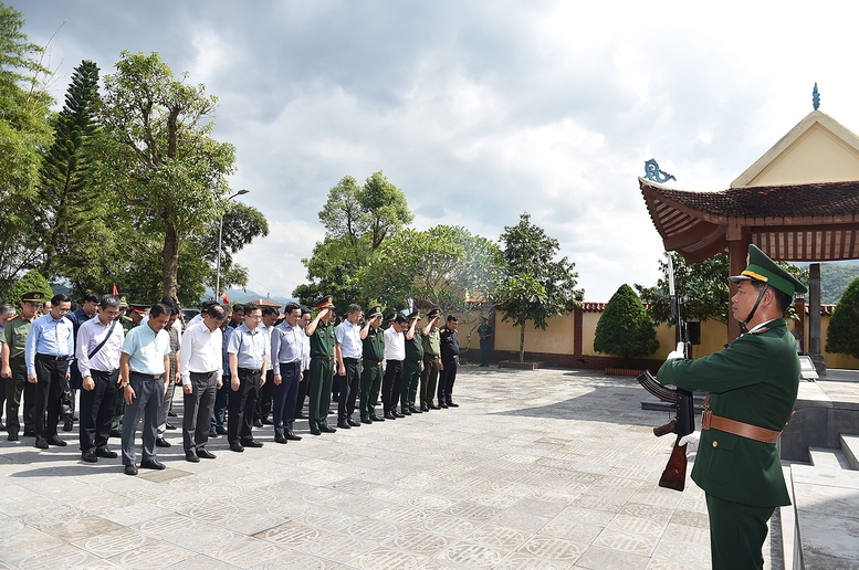 Phó Thủ tướng Trần Lưu Quang dâng hương tại Khu di tích lịch sử Quốc gia Pò Hèn - Ảnh 2.