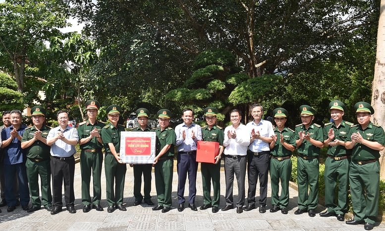 Phó Thủ tướng Trần Lưu Quang dâng hương tại Khu di tích lịch sử Quốc gia Pò Hèn - Ảnh 3.