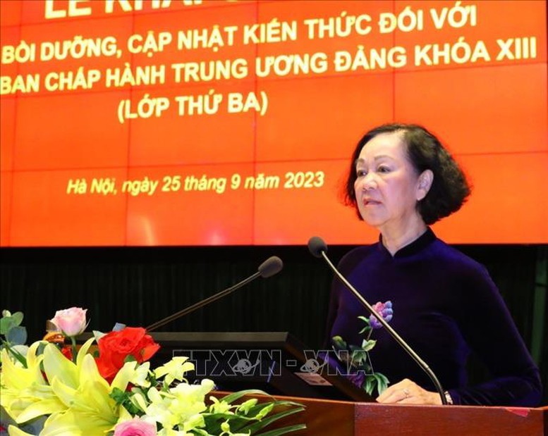 Khai giảng Lớp Bồi dưỡng, cập nhật kiến thức cho 42 Ủy viên Trung ương Đảng khóa XIII - Ảnh 1.