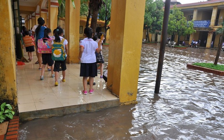 Lên phương án đảm bảo an toàn dạy và học trong điều kiện mưa lũ