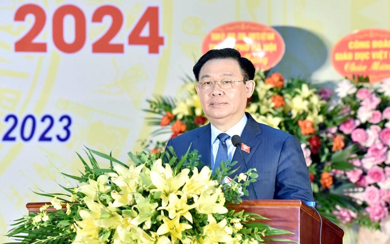 Chủ tịch Quốc hội Vương Đình Huệ dự khai giảng năm học mới tại Trường Hữu nghị T78