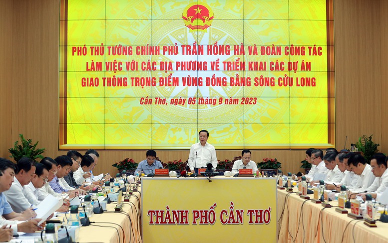 Vận dụng tối đa cơ chế đặc thù, không để thiếu vật liệu đắp nền cho cao tốc - Ảnh 4.