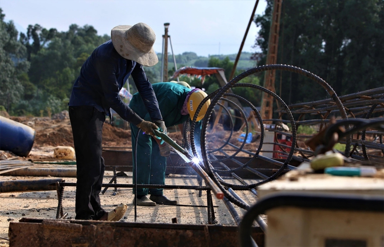 Chưa thể thi công đồng loạt cao tốc Bắc-Nam do thiếu mặt bằng - Ảnh 2.