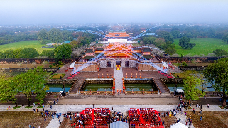 Khởi động Festival Huế 2024 và tái hiện Lễ Ban sóc triều Nguyễn- Ảnh 1.