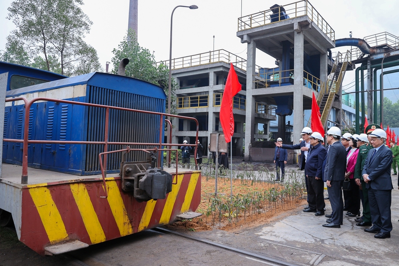 Thủ tướng Phạm Minh Chính: Cao Bằng cần đẩy mạnh phát triển kinh tế cửa khẩu- Ảnh 11.