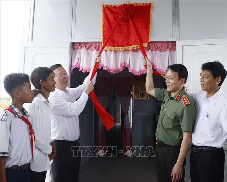 Chủ tịch nước Võ Văn Thưởng dự lễ tổng kết công tác vận động, hỗ trợ xây dựng nhà cho người nghèo tại Sóc Trăng- Ảnh 1.