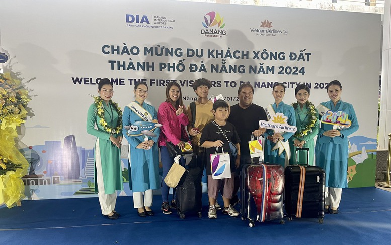 Du lịch Đà Nẵng tấp nập đón khách đầu năm mới