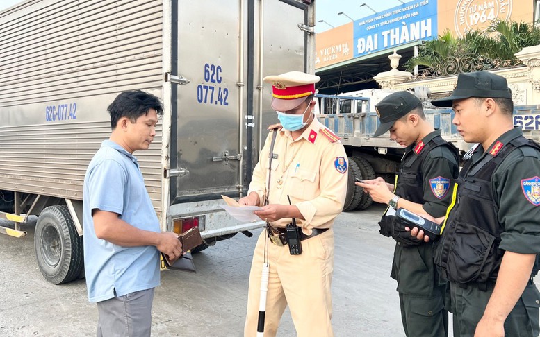 Ngày đầu ra quân, lực lượng CSGT cả nước xử phạt hơn 23 tỷ đồng vi phạm