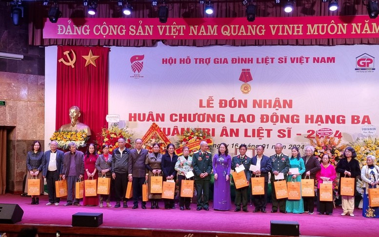 Phó Chủ tịch nước Võ Thị Ánh Xuân dự chương trình Xuân tri ân liệt sĩ 2024