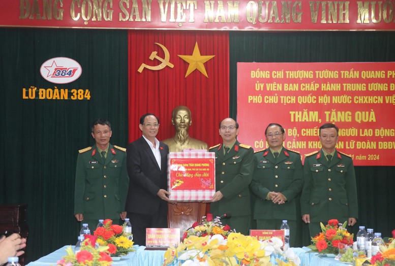 Phó Chủ tịch Quốc hội Trần Quang Phương thăm, chúc Tết tại Quảng Trị- Ảnh 3.