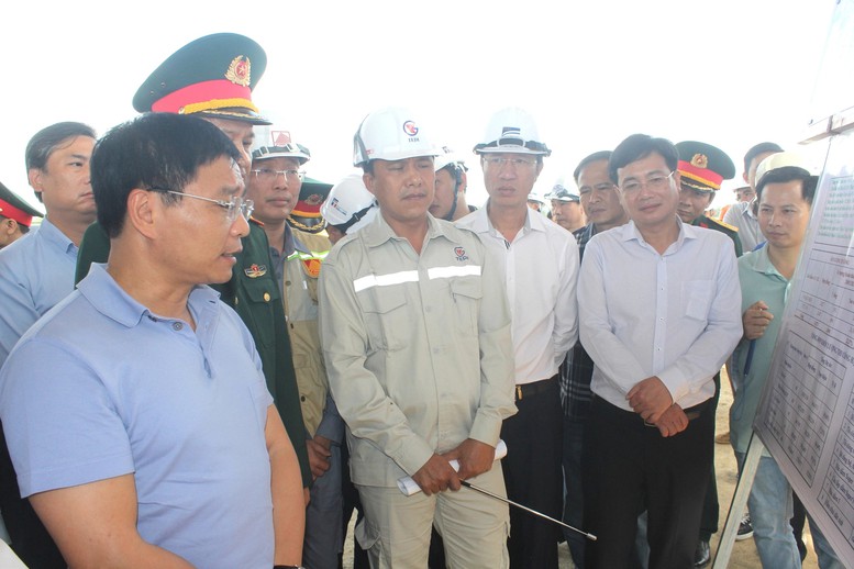 Nỗ lực thông toàn tuyến cao tốc Hà Nội-Vinh dịp 30/4- Ảnh 1.