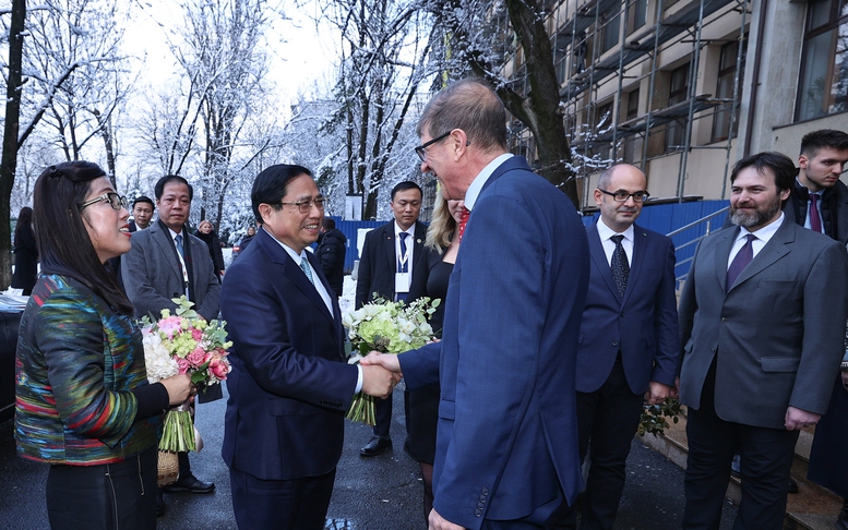 Thủ tướng Phạm Minh Chính thăm, làm việc tại Đại học Kỹ thuật Xây dựng Bucharest