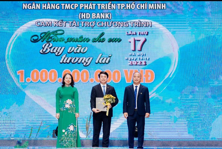 HDBank mang Tết sớm đến với đồng bào bản Puôi- Ảnh 1.