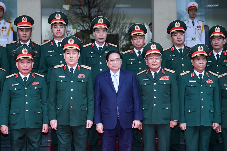 Thủ tướng Phạm Minh Chính thăm, chúc Tết, kiểm tra công tác sẵn sàng chiến đấu tại Tổng cục II- Ảnh 6.