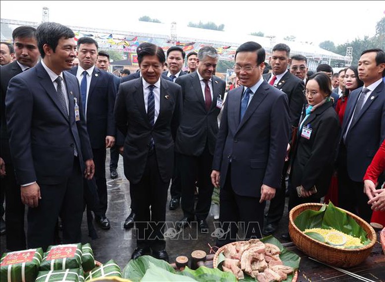 Chủ tịch nước Võ Văn Thưởng và Tổng thống Philippines tham quan Hoàng thành Thăng Long- Ảnh 3.