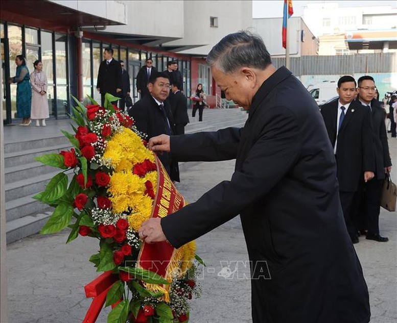 Tổng Bí thư, Chủ tịch nước Tô Lâm thăm trường mang tên Chủ tịch Hồ Chí Minh tại Mông Cổ- Ảnh 3.