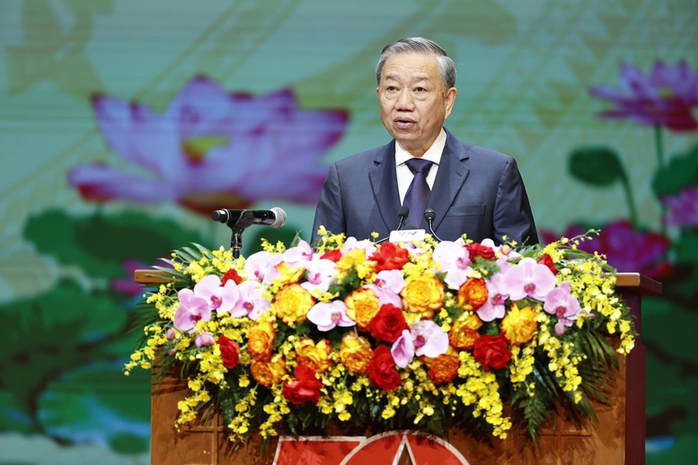 Thủ đô Hà Nội văn hiến, nơi hội tụ, kết tinh, tỏa sáng giá trị cao quý của dân tộc- Ảnh 1. Thủ đô Hà Nội văn hiến, nơi hội tụ, kết tinh, tỏa sáng giá trị cao quý của dân tộc- Ảnh 1.