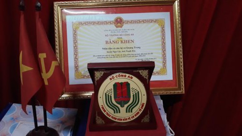 Đề xuất sửa quy định về hiện vật khen thưởng trong Công an nhân dân- Ảnh 1.