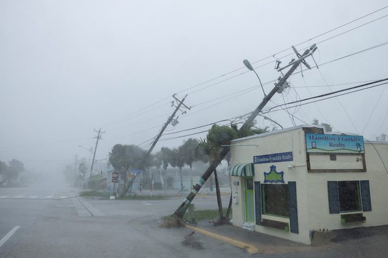 HÌNH ẢNH siêu bão Milton đổ bộ vào bang Florida, Mỹ- Ảnh 3.