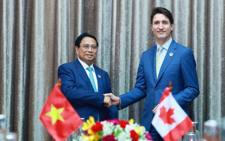 Thủ tướng Phạm Minh Chính gặp Thủ tướng Canada