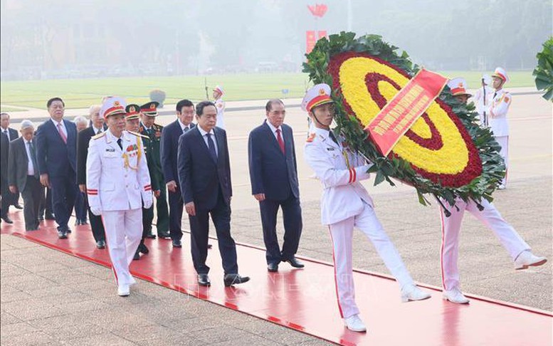 Lãnh đạo Đảng, Nhà nước vào Lăng viếng Chủ tịch Hồ Chí Minh