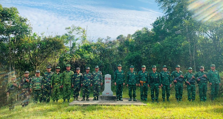 Tiếp tục đổi mới nội dung, hình thức tuyên truyền về quản lý biên giới Việt Nam-Lào- Ảnh 3.