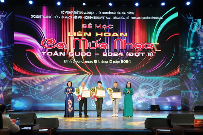 Bế mạc Liên hoan Ca múa nhạc toàn quốc 2024- Ảnh 1.