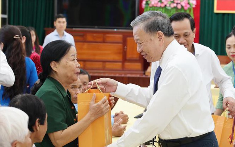 Tổng Bí thư, Chủ tịch nước Tô Lâm tri ân người có công và hỗ trợ người nghèo tỉnh Quảng Trị