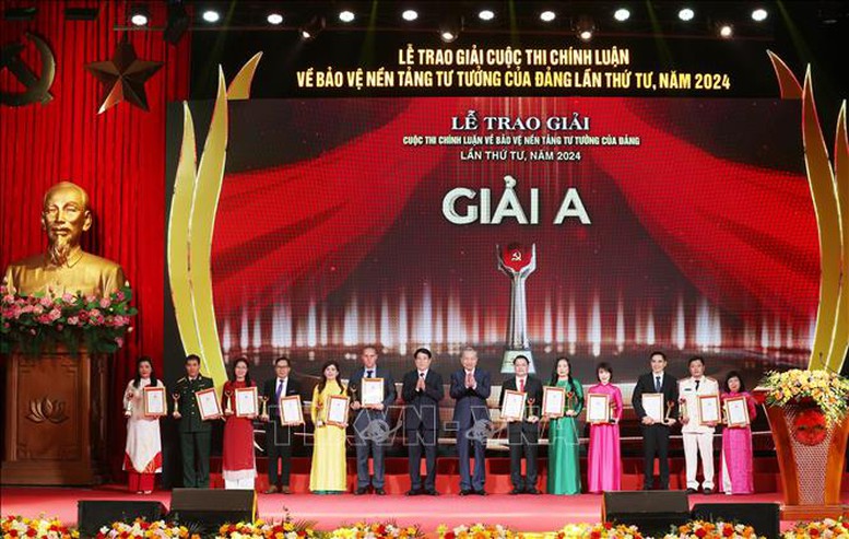 Tổng Bí thư, Chủ tịch nước Tô Lâm dự Lễ trao giải Cuộc thi chính luận về bảo vệ nền tảng tư tưởng của Đảng lần thứ tư năm 2024- Ảnh 2. Tổng Bí thư, Chủ tịch nước Tô Lâm dự Lễ trao giải Cuộc thi chính luận về bảo vệ nền tảng tư tưởng của Đảng lần thứ tư năm 2024- Ảnh 2.
