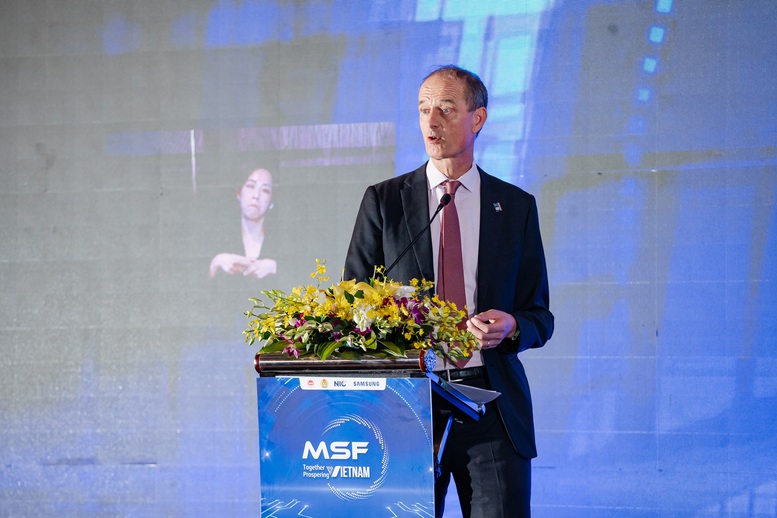 Ông Patrick Haverman, Phó Trưởng Đại diện Thường trú của UNDP tại Việt Nam, nêu ra vấn đề về khoảng cách số