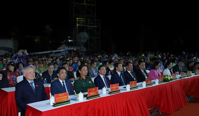 Kỷ niệm 70 năm đồng bào, chiến sĩ miền Nam tập kết ra Bắc 'Quê Thanh: nghĩa Bắc - tình Nam'- Ảnh 2.