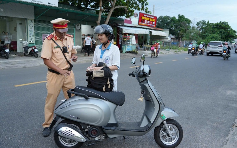 Công an cả nước xử phạt nhiều trường hợp học sinh vi phạm giao thông