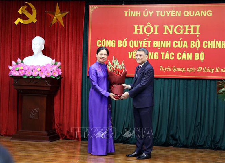 Đồng chí Hà Thị Nga&nbsp;được điều động, chỉ định giữ chức Bí thư Tỉnh ủy Tuyên Quang