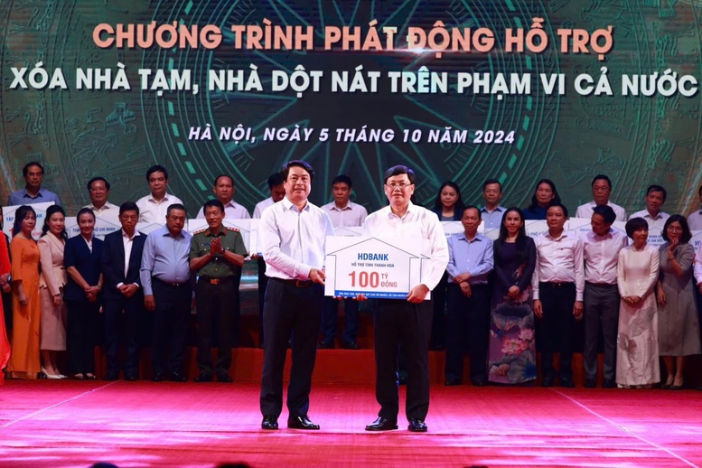 HDBank đóng góp 100 tỷ đồng, hưởng ứng đợt cao điểm 450 ngày đêm xóa nhà tạm, nhà dột nát trên cả nước- Ảnh 1.