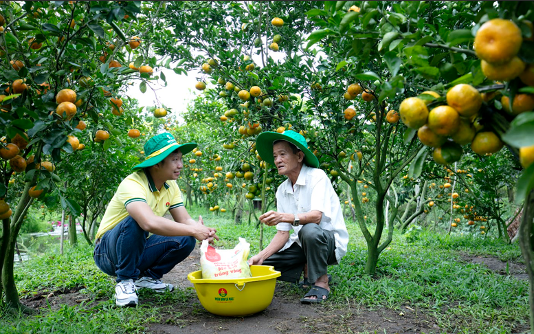 Phân Bón Cà Mau: Hỗ trợ 4 tỷ đồng giúp bà con nông dân vùng lũ lụt tái sản xuất