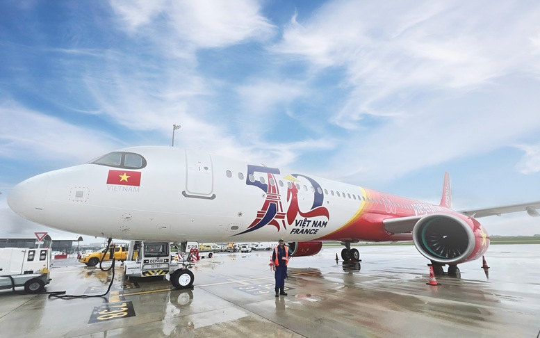 Airbus và Vietjet bàn giao tàu bay mới mang hình ảnh kỷ niệm 50 năm quan hệ ngoại giao Việt Nam - Pháp