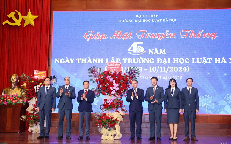 45 năm Đại học Luật Hà Nội: Tiếp tục khẳng định vị thế, vai trò và sứ mệnh trong kỷ nguyên mới