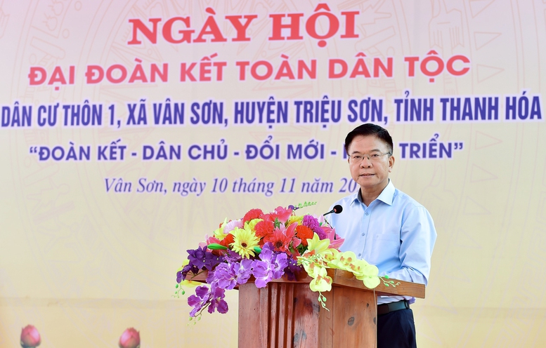 Phó Thủ tướng Lê Thành Long dự Ngày hội Đại đoàn kết toàn dân tộc tại Thanh Hóa- Ảnh 1.