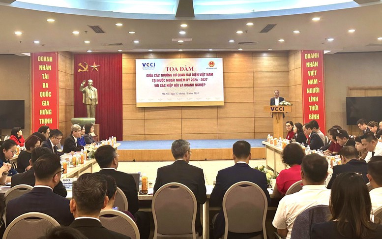 Phát huy vai trò ngoại giao kinh tế, hỗ trợ DN vươn ra thị trường nước ngoài