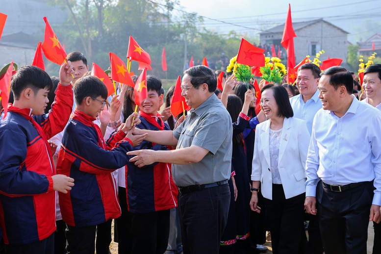 Chùm ảnh: Thủ tướng chung vui Ngày hội Đại đoàn kết cùng đồng bào các dân tộc tỉnh Lạng Sơn- Ảnh 2.