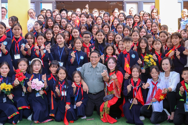 Chùm ảnh: Thủ tướng chung vui Ngày hội Đại đoàn kết cùng đồng bào các dân tộc tỉnh Lạng Sơn- Ảnh 9.