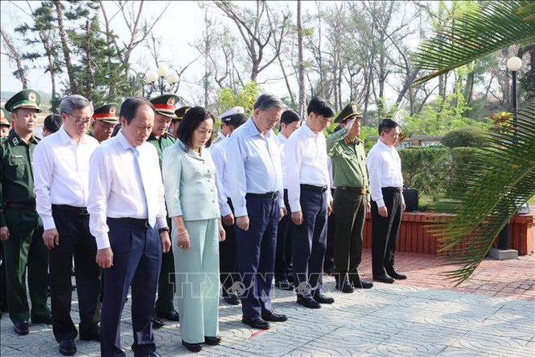 Tổng Bí thư Tô Lâm thăm và làm việc tại huyện đảo Bạch Long Vĩ (Hải Phòng)- Ảnh 5.