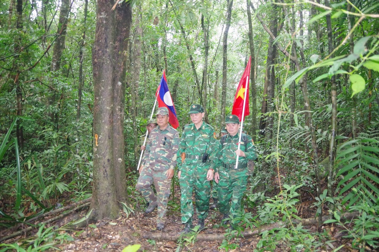 Tuần tra song phương biên giới Việt Nam-Lào- Ảnh 3.